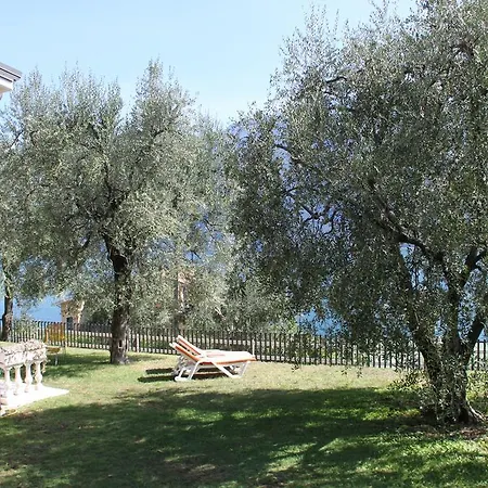 Riviera Panoramic 3* Лимоне-суль-Гарда