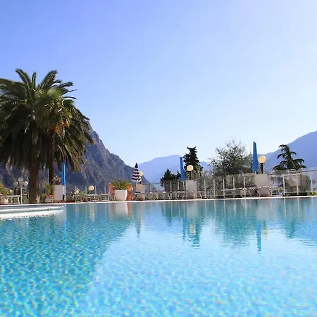 Riviera Panoramic Лимоне-суль-Гарда