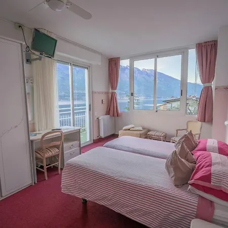 Riviera Hotel Limone sul Garda