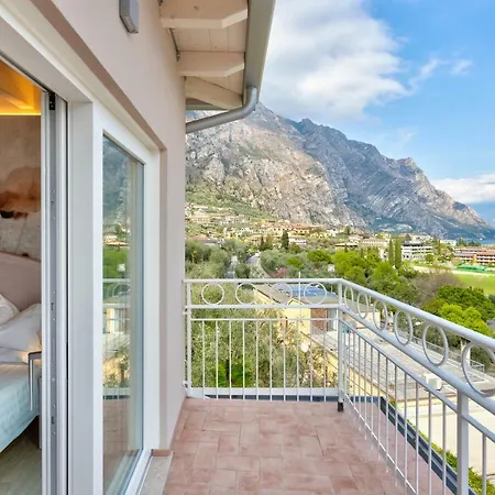 Riviera Panoramic 3* Limone sul Garda