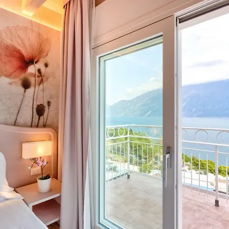 Riviera Hotel Limone sul Garda