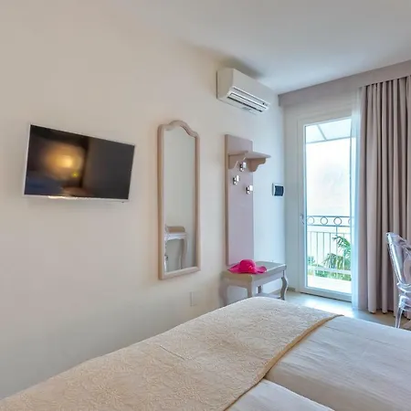 Riviera 3*