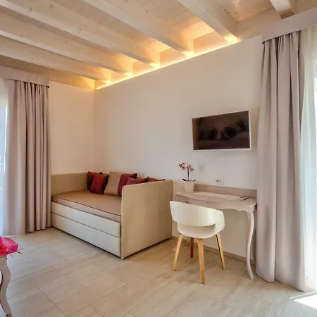 Riviera Hotel Limone sul Garda